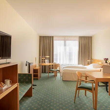 Elaya Frankfurt 4* オーバーウルゼル