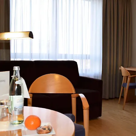 Elaya Frankfurt オーバーウルゼル