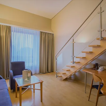 Elaya Frankfurt オーバーウルゼル