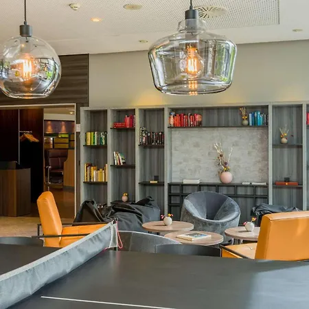 Elaya Frankfurt 4* オーバーウルゼル