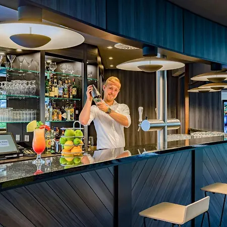 Elaya Frankfurt 4* オーバーウルゼル