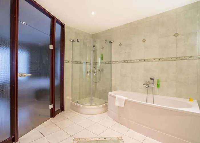 Elaya Frankfurt Oberursel, Trademark Collection Oberursel