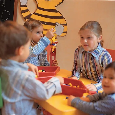 Elaya Frankfurt אוברוסל